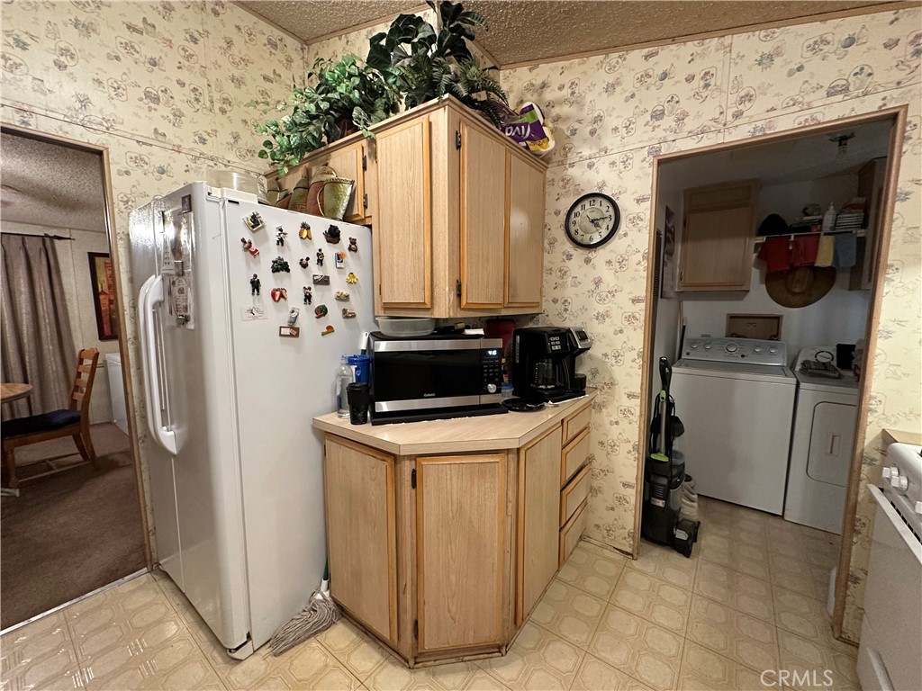 13993 Mesa Drive Blythe, CA 92225 - Photo 8 of 26 Kitchen