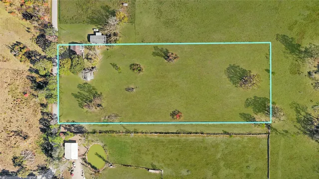 an aerial view of a bathroom