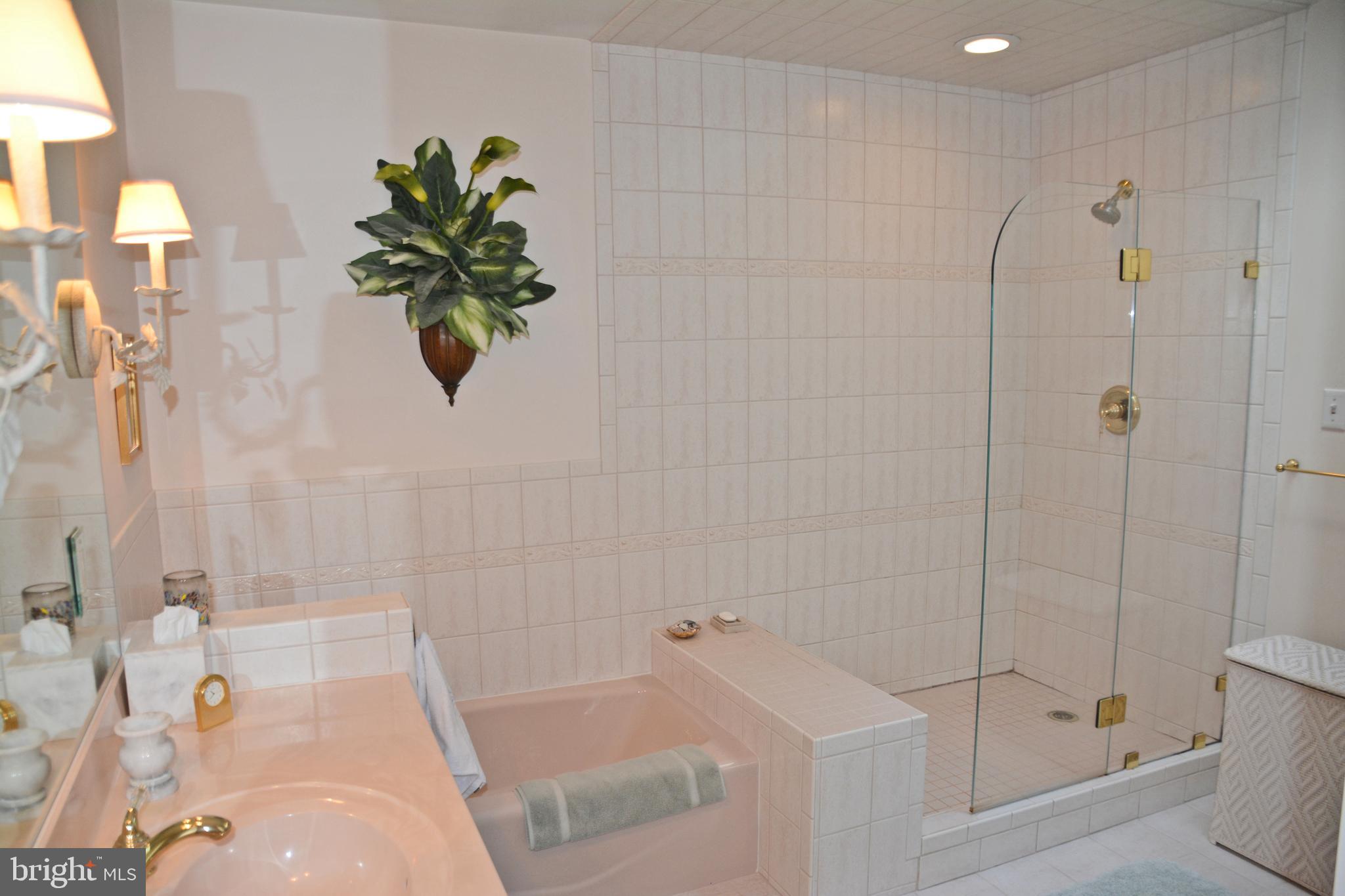 481 Candlewyck Road Lancaster, PA 17601 - Photo 15 of 37 Bath