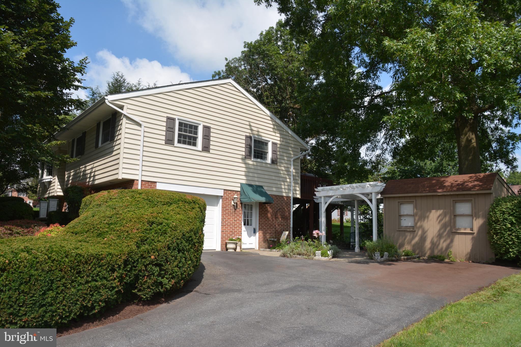 481 Candlewyck Road Lancaster, PA 17601 - Photo 3 of 37 Side Exterior