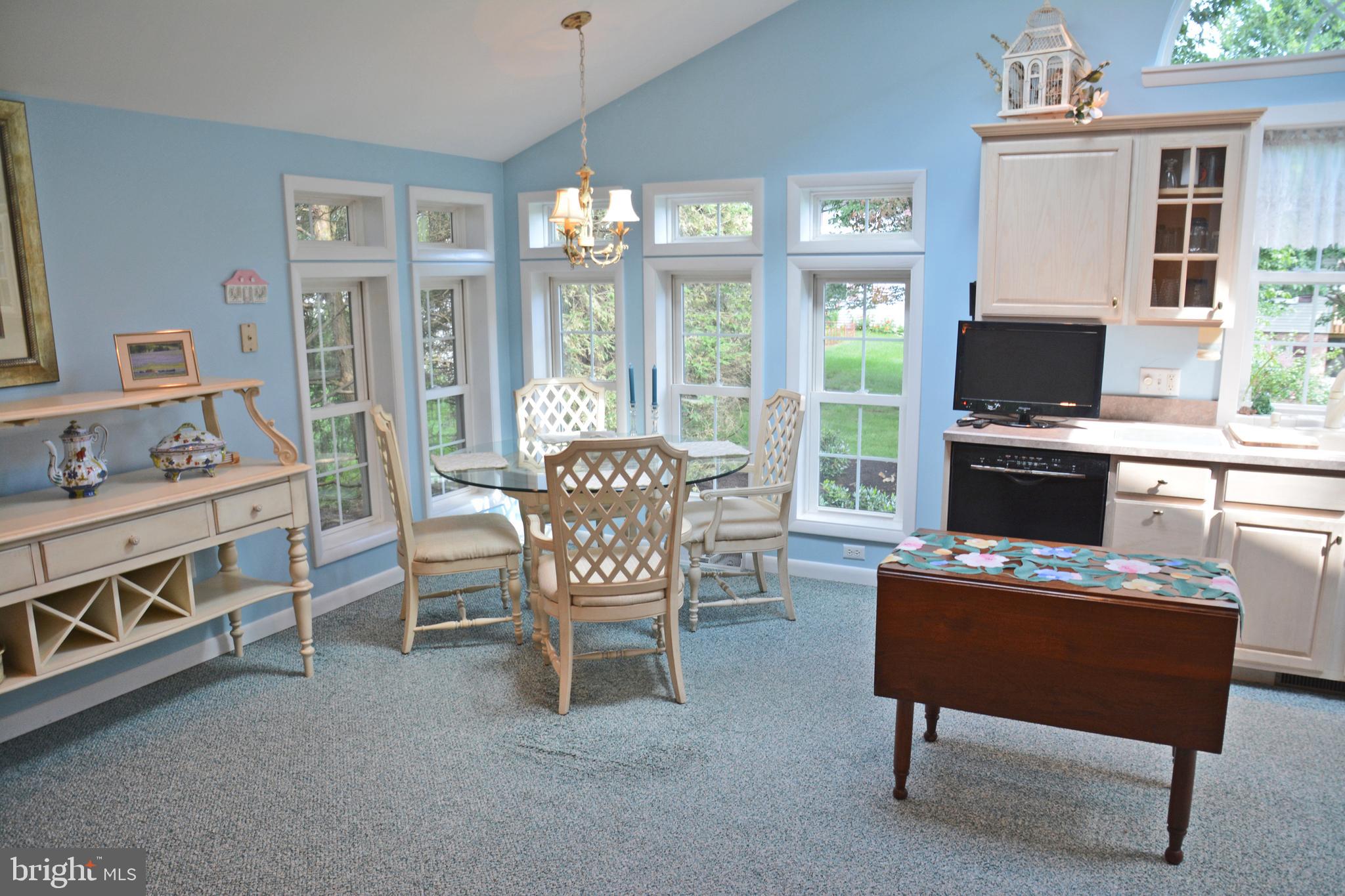 481 Candlewyck Road Lancaster, PA 17601 - Photo 7 of 37 Breakfast Area