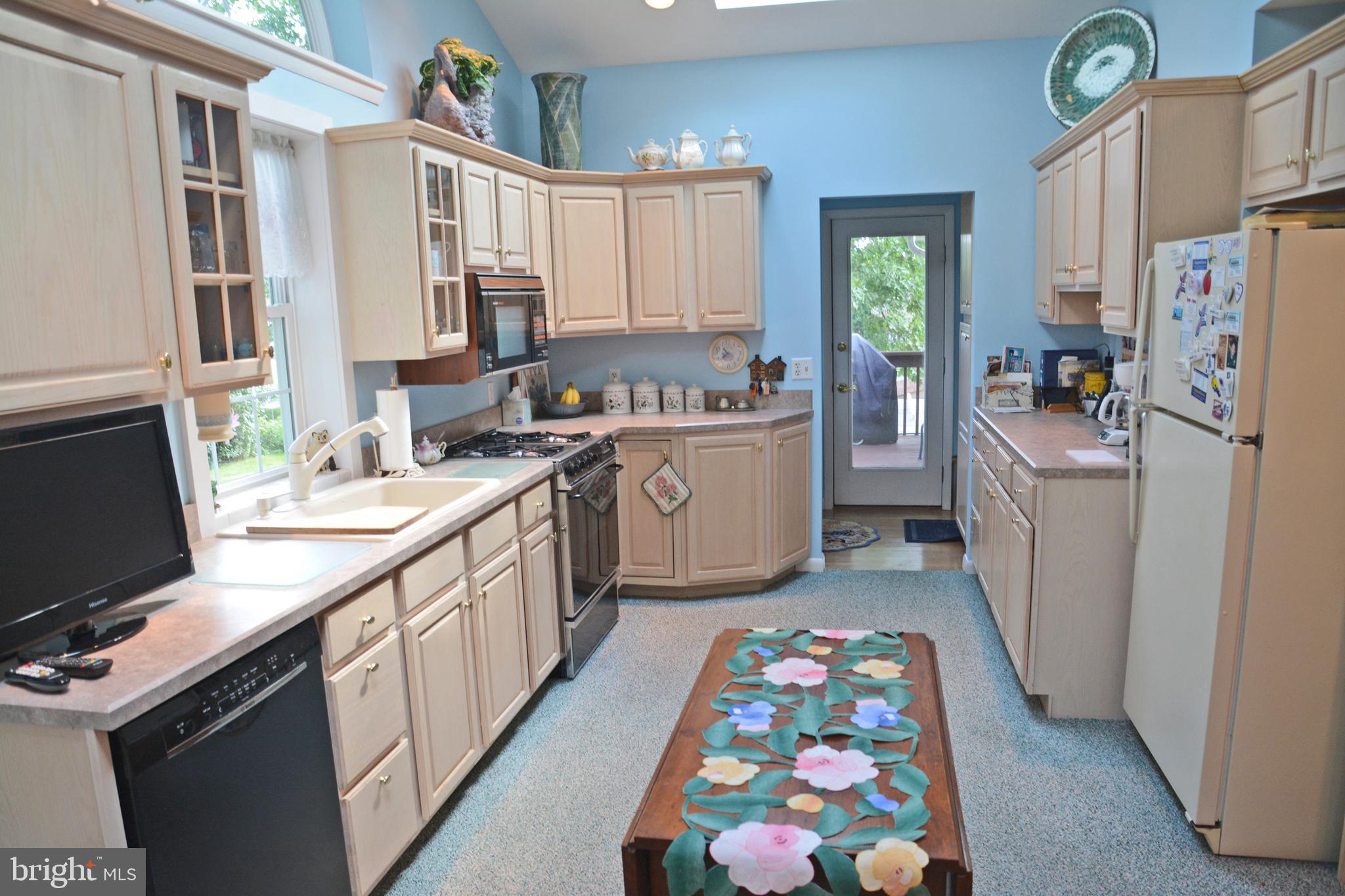 481 Candlewyck Road Lancaster, PA 17601 - Photo 9 of 37 Kitchen