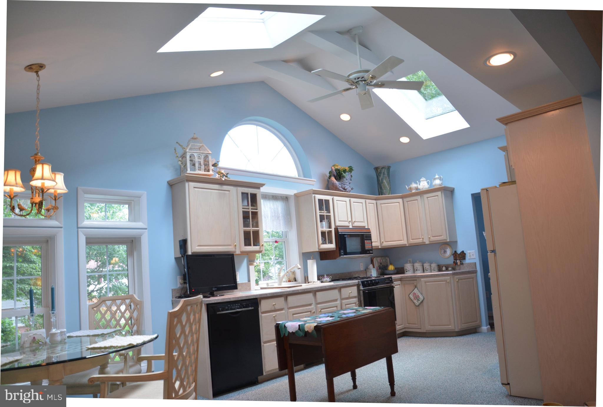 481 Candlewyck Road Lancaster, PA 17601 - Photo 10 of 37 Kitchen