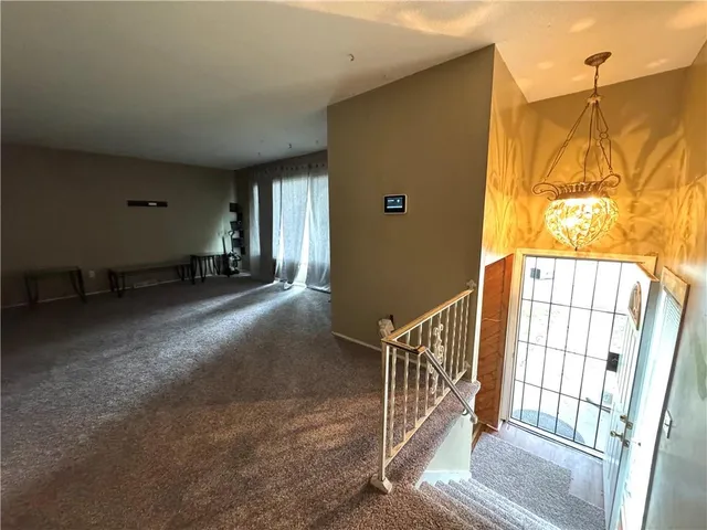 $147,900 | 14051 Dunbar Court, Grandview, MO 64030