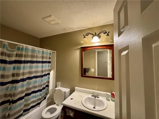 $147,900 | 14051 Dunbar Court, Grandview, MO 64030