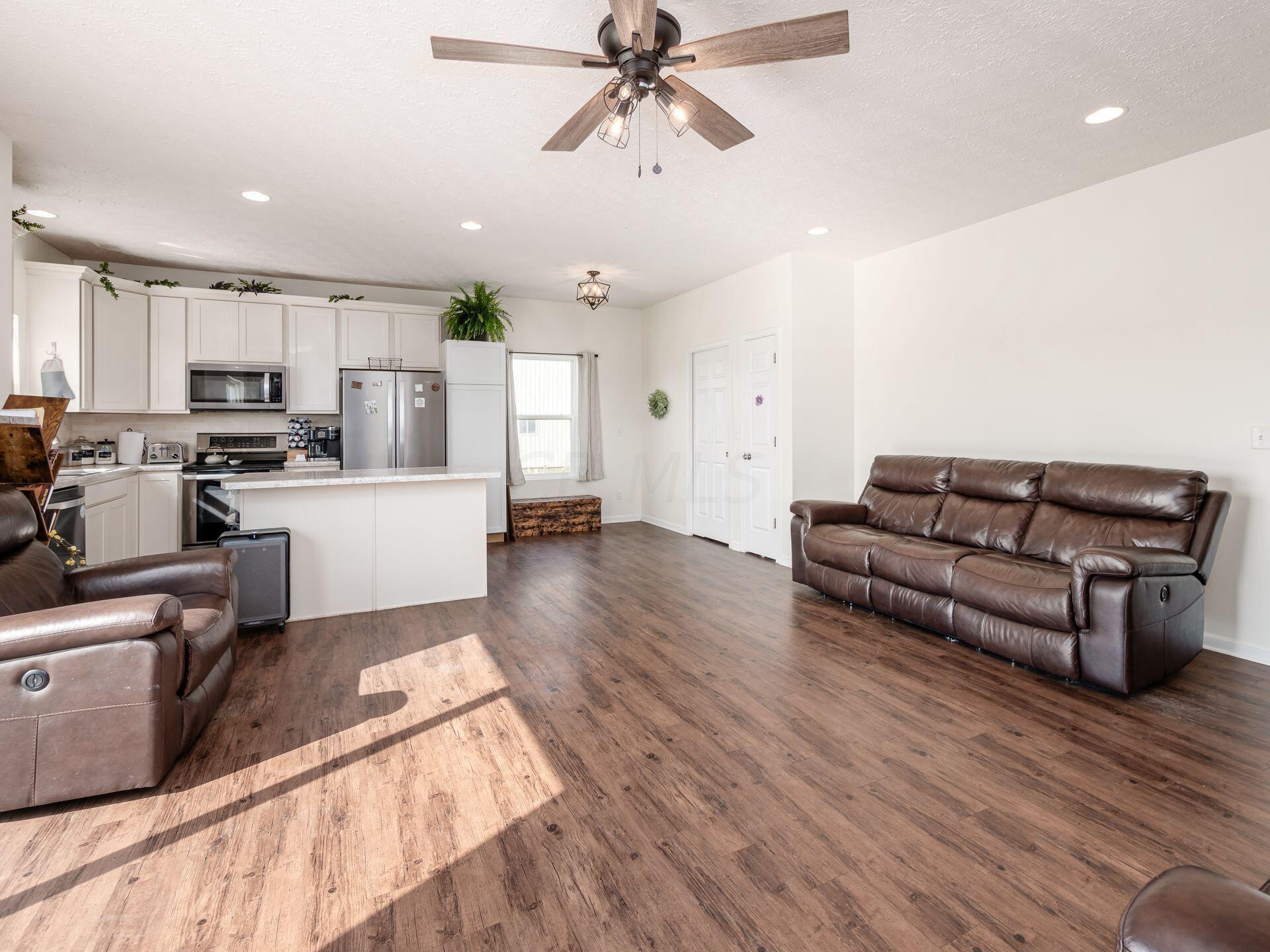 4477 North Section Line Road Radnor, OH 43066 - Photo 11 of 32 Great Room