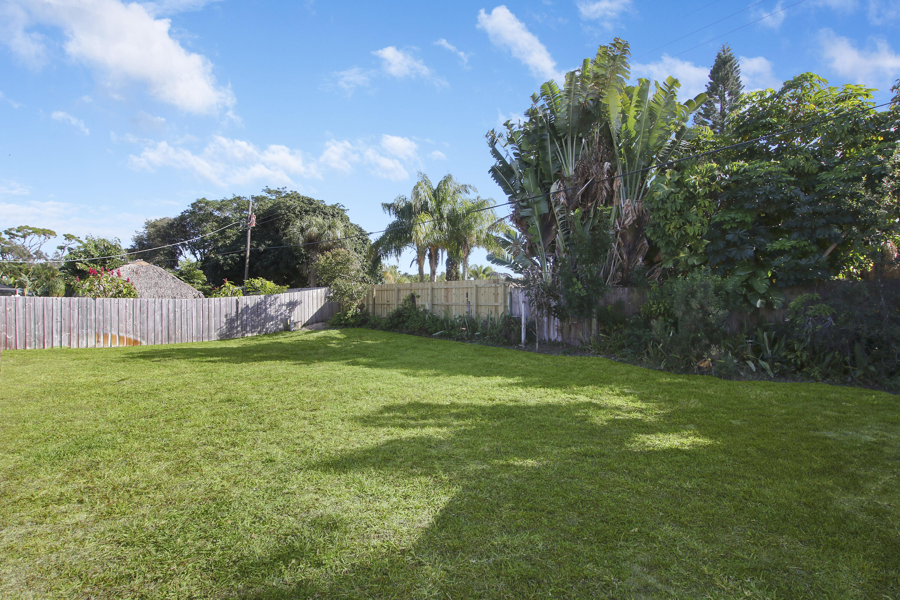 2480 Windsor Road Palm Beach Gardens, FL 33410 - Photo 33 of 44 Back Yard