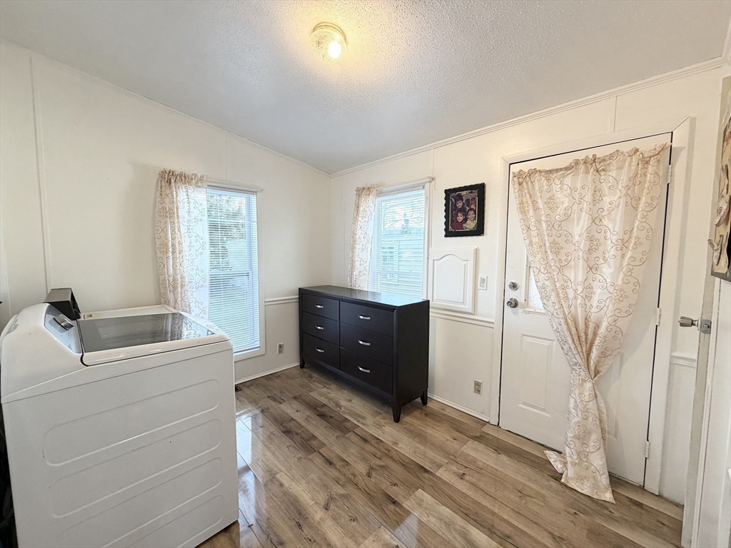 16 Mobile Home Way Springfield, MA 01119 - Photo 6 of 12 Gallery Image 6