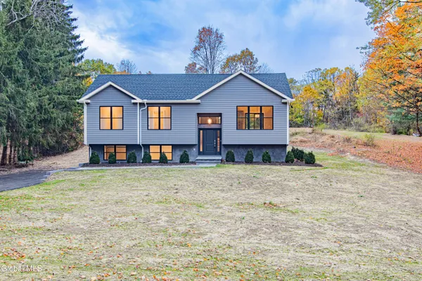 $750,000 | 76 Reservoir Road, Marlborough, NY 12542