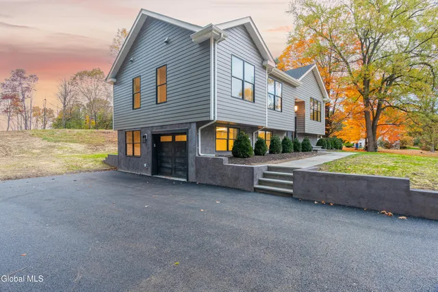 $750,000 | 76 Reservoir Road, Marlborough, NY 12542