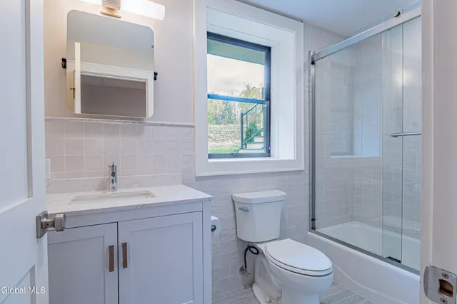 $750,000 | 76 Reservoir Road, Marlborough, NY 12542