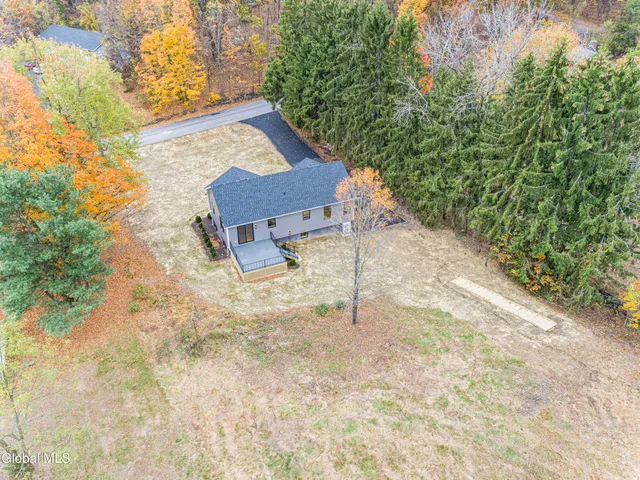 $750,000 | 76 Reservoir Road, Marlborough, NY 12542