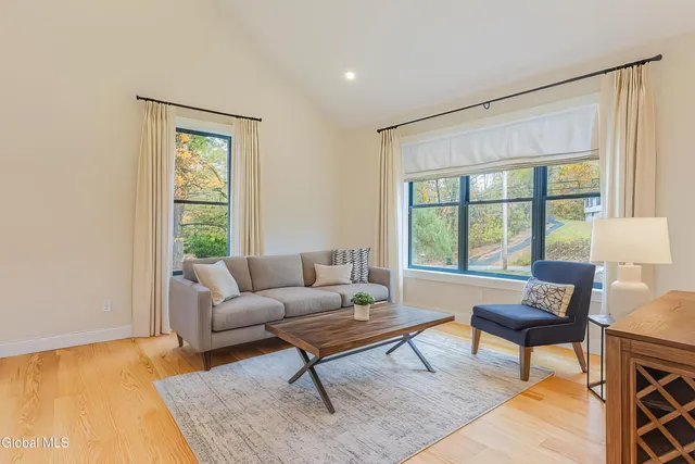 $750,000 | 76 Reservoir Road, Marlborough, NY 12542