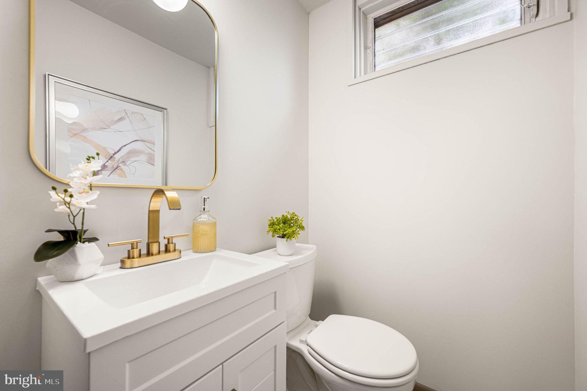 104 Gilmore Road Havertown, PA 19083 - Photo 21 of 32 Lower Level Powder Rm.
