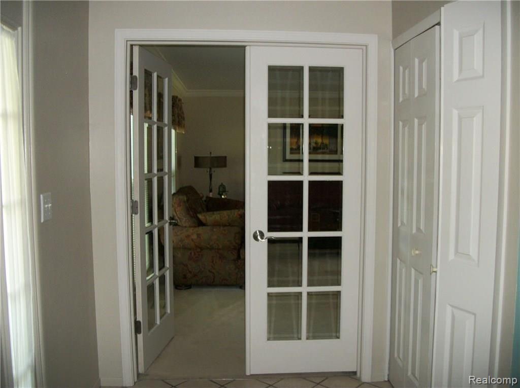 36125 Fredericksburg Road Farmington Hills, MI 48331 - Photo 14 of 63