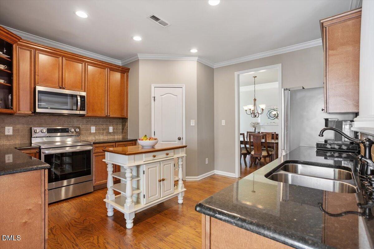 3225 Landing Falls Lane Raleigh, NC 27616 - Photo 14 of 41 Kitchen