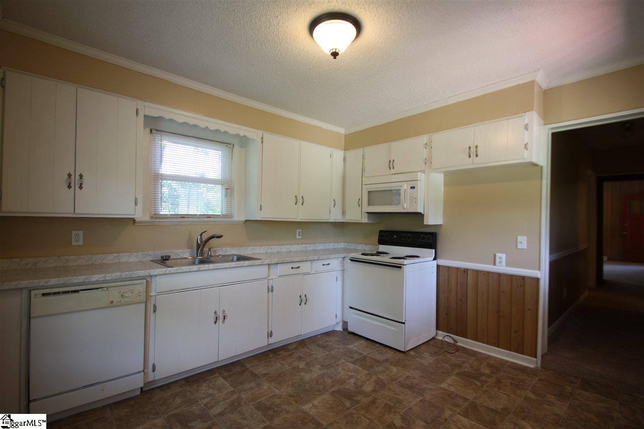 88 East Main Street Inman, SC 29349 - Photo 8 of 20