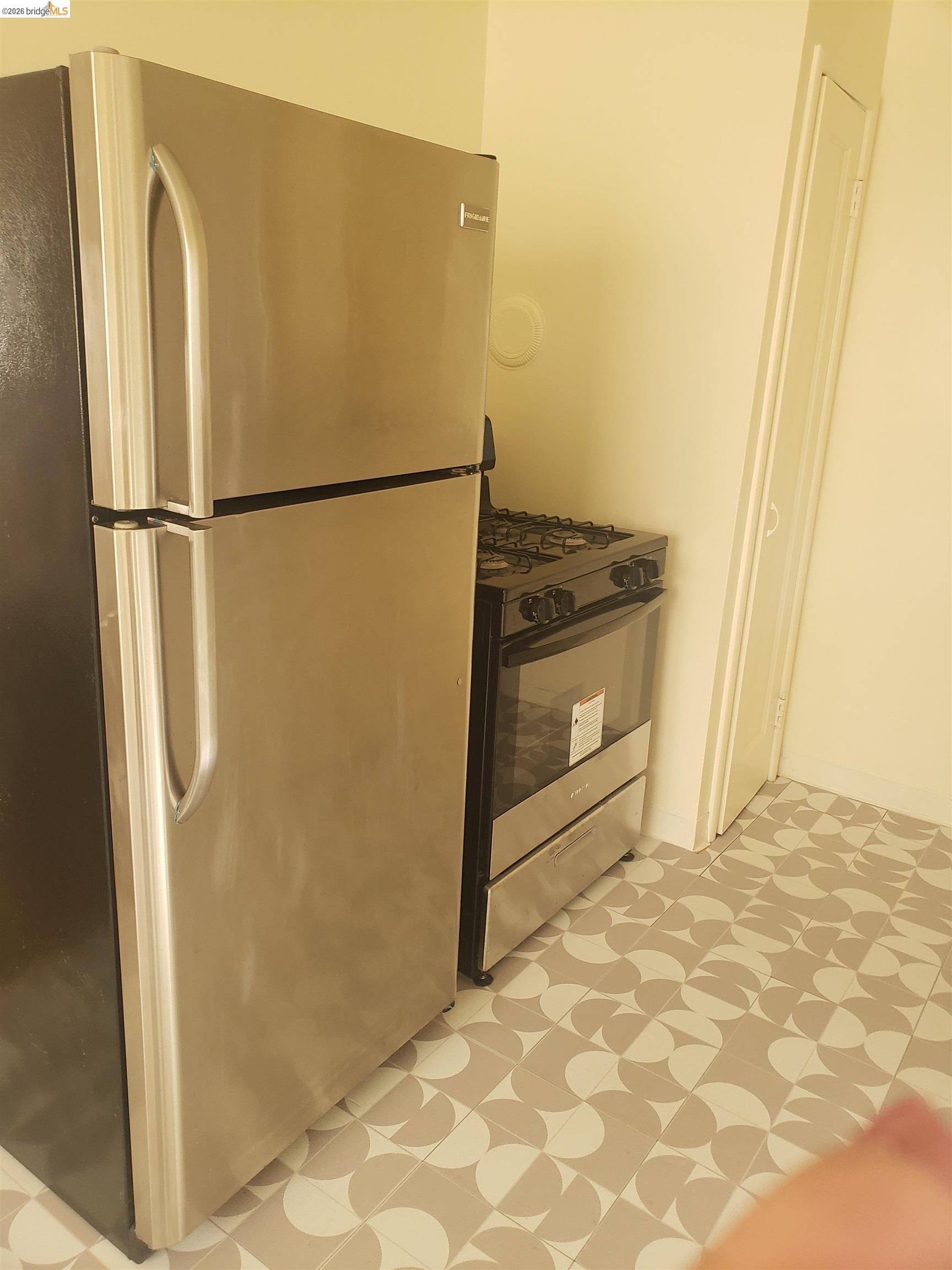 1402 Berkeley Way Berkeley, CA 94702 - Photo 2 of 5