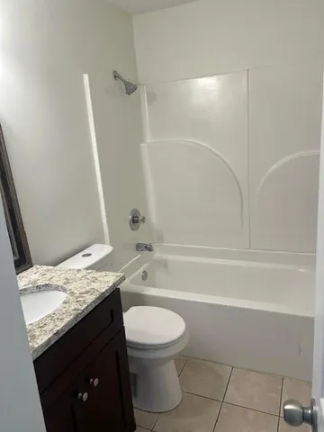 $1,800 | 4325 Loire Drive, Unit D, Kenner, LA 70065