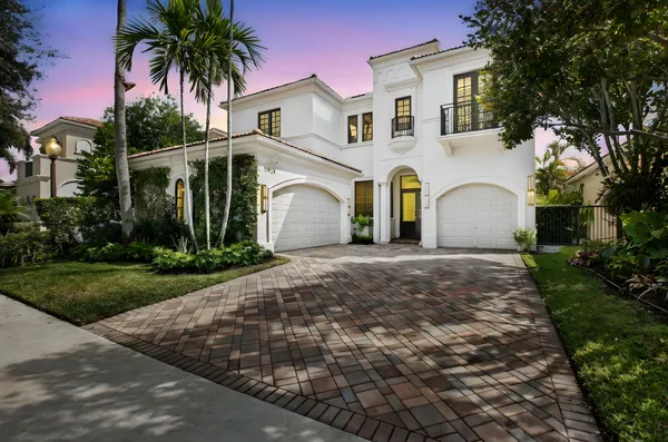 $2,685,000 | 17921 Villa Club Way, Boca Raton, FL 33496