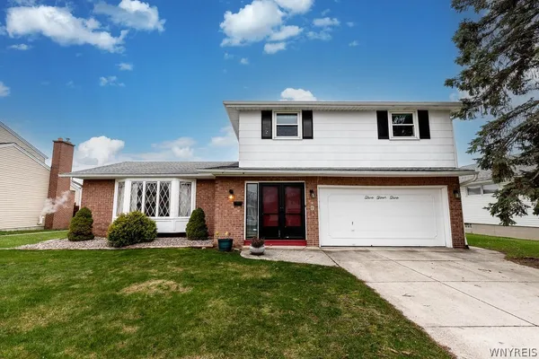 $420,000 | 242 MacArthur Drive, Amherst, NY 14221