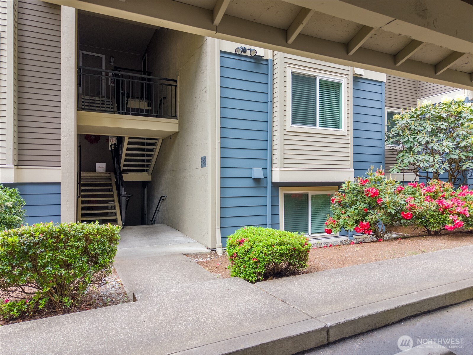 19410 Bothell Way Northeast, Unit D102 Bothell, WA 98011 - Photo 31 of 34