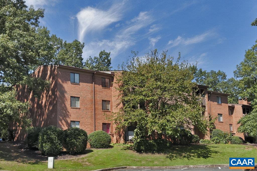 120 Turtle Creek Road, Unit 12 Charlottesville, VA 22901 - Photo 4 of 32 Gallery Image 4