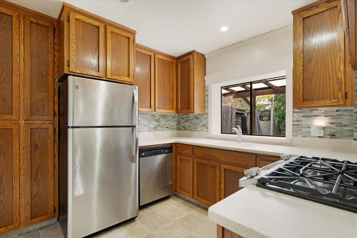 462 Hampstead Way Santa Cruz, CA 95062 - Photo 10 of 28