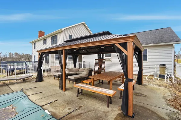 $524,900 | 6484 State Road 48, Aurora, IN 47001