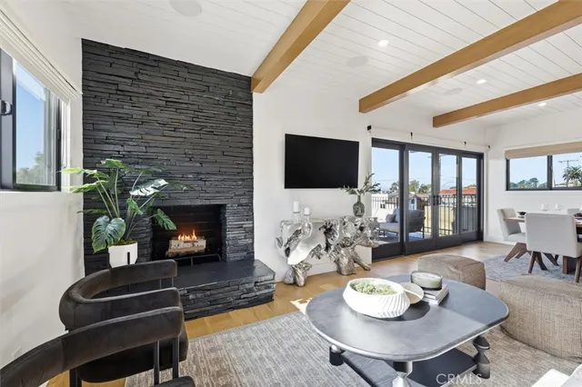 $2,795,000 | 1909 Springfield Avenue, Hermosa Beach, CA 90254