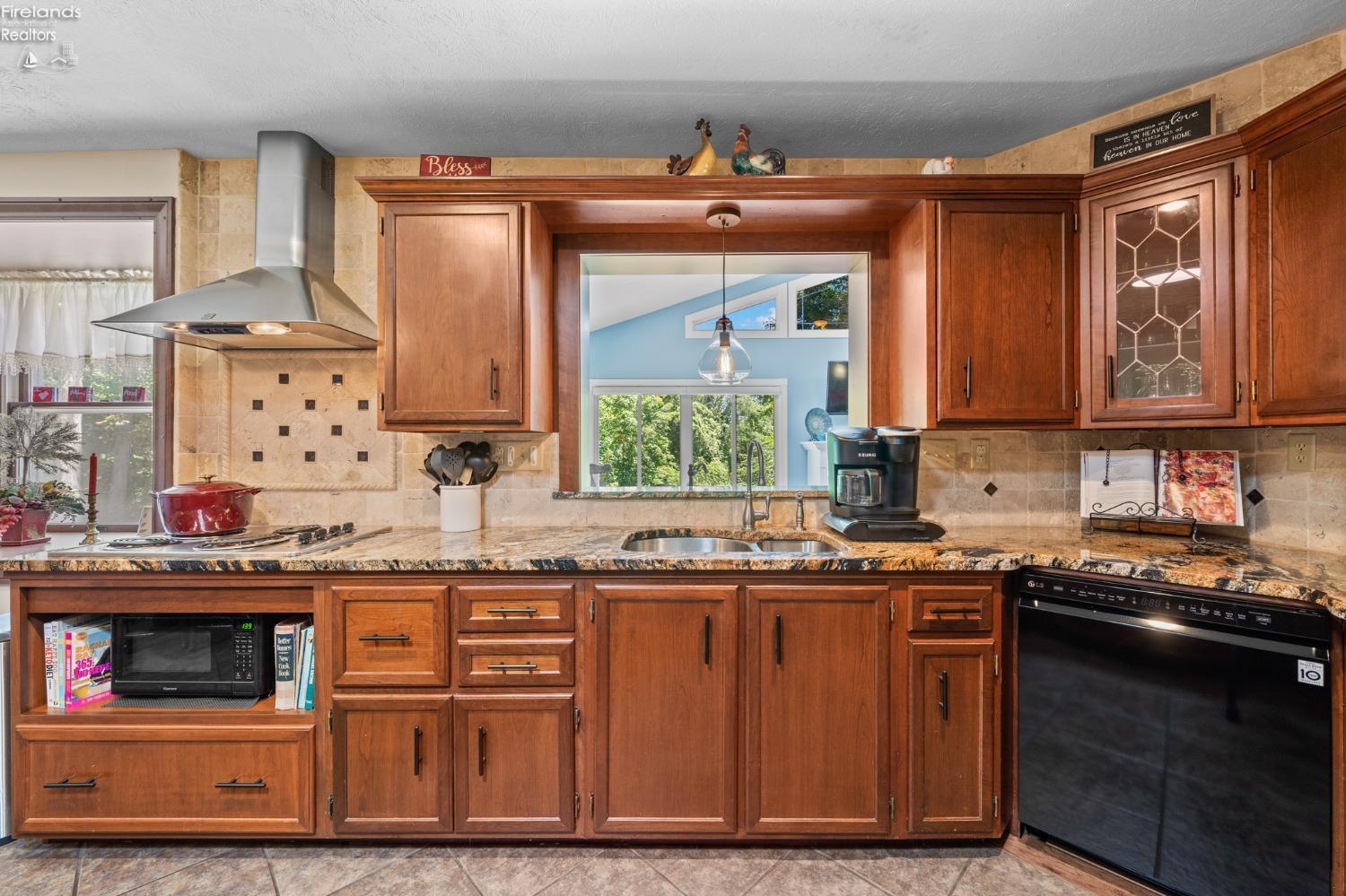1794 Graham Road Willard, OH 44890 - Photo 11 of 49 Gallery Image 11
