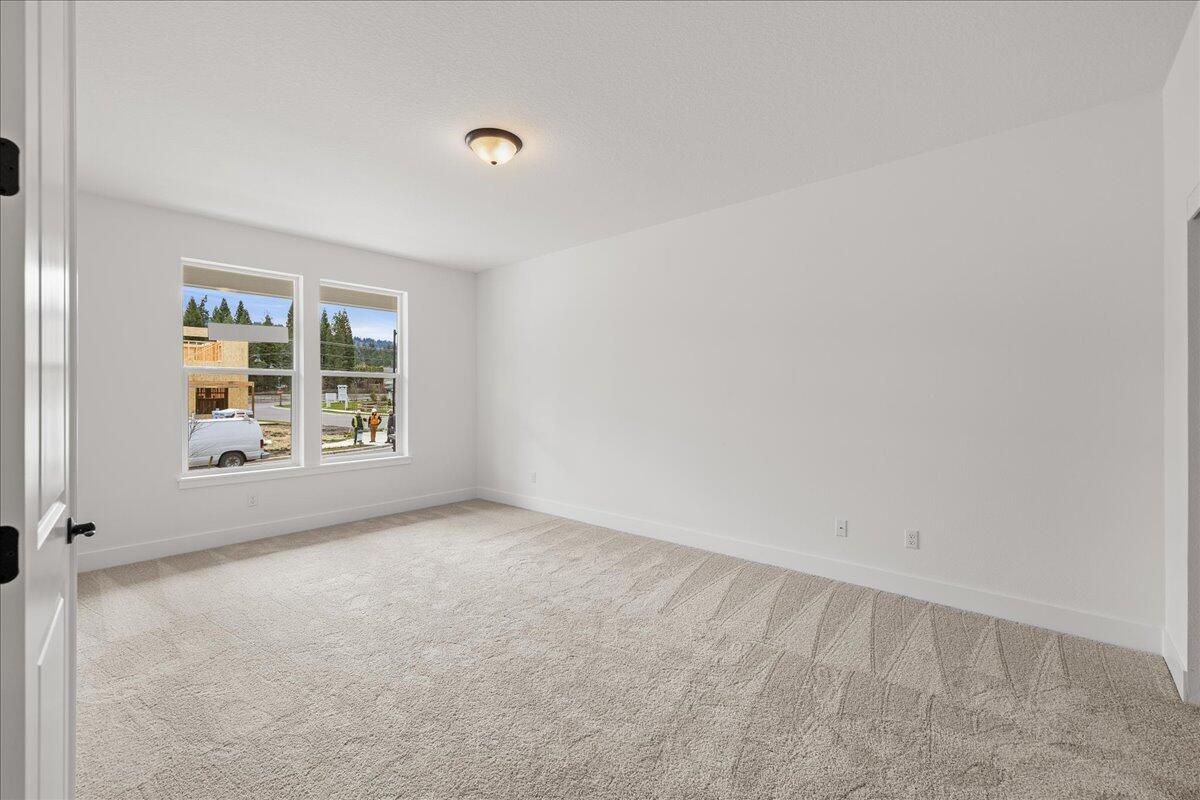 107 Butte Springs Trail, Unit 469 Eagle Point, OR 97524 - Photo 12 of 39 05-17541 SW Wapato Island Dr-5