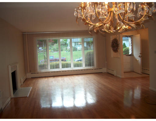 52 Longfellow Road Holyoke, MA 01040 - Photo 7 of 7