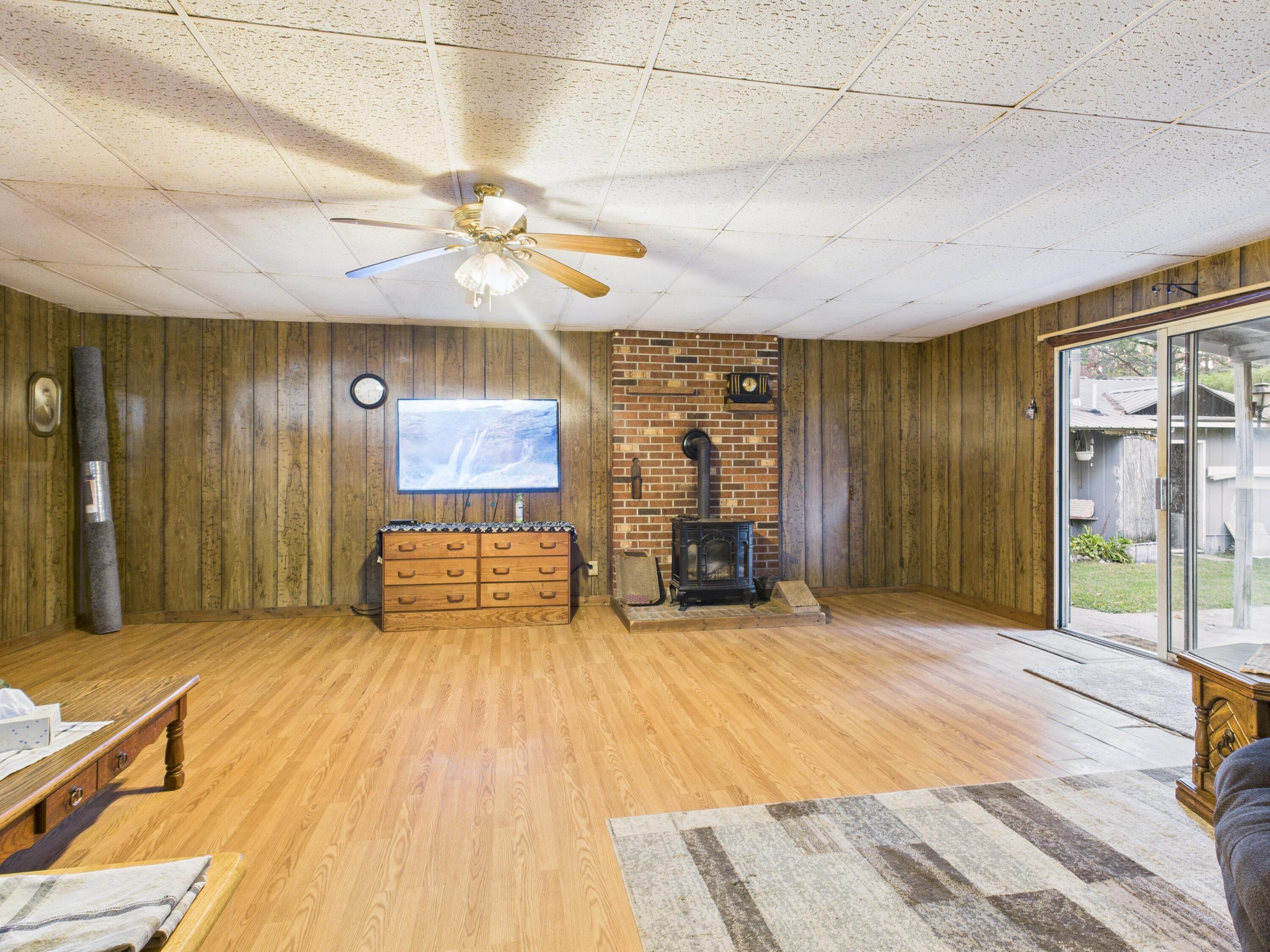5744 North Red Oak Road Lewiston, MI 49756 - Photo 4 of 22 living room