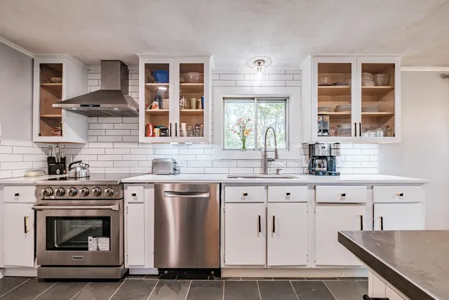 $649,000 | 495 Ocean House Road, Cape Elizabeth, ME 04107