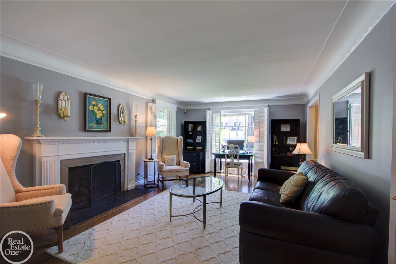 1130 South Oxford Road Grosse Pointe Woods, MI 48236 - Photo 4 of 48