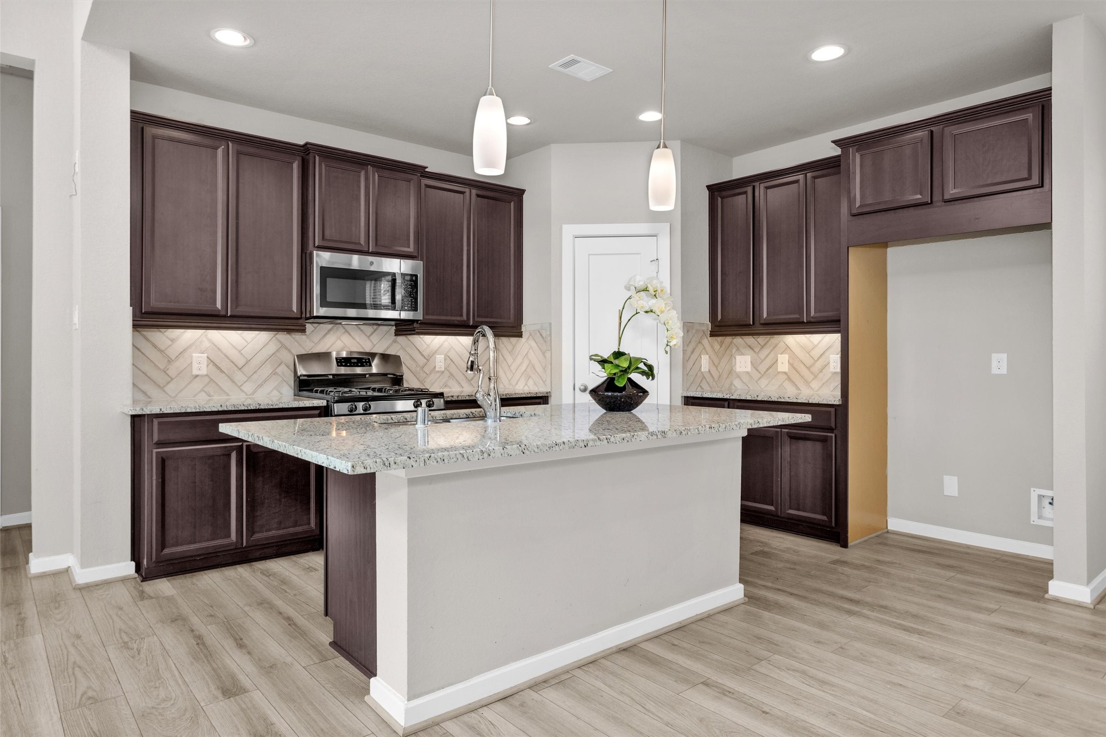 7809 Axis Ridge Drive Magnolia, TX 77354 - Photo 11 of 42