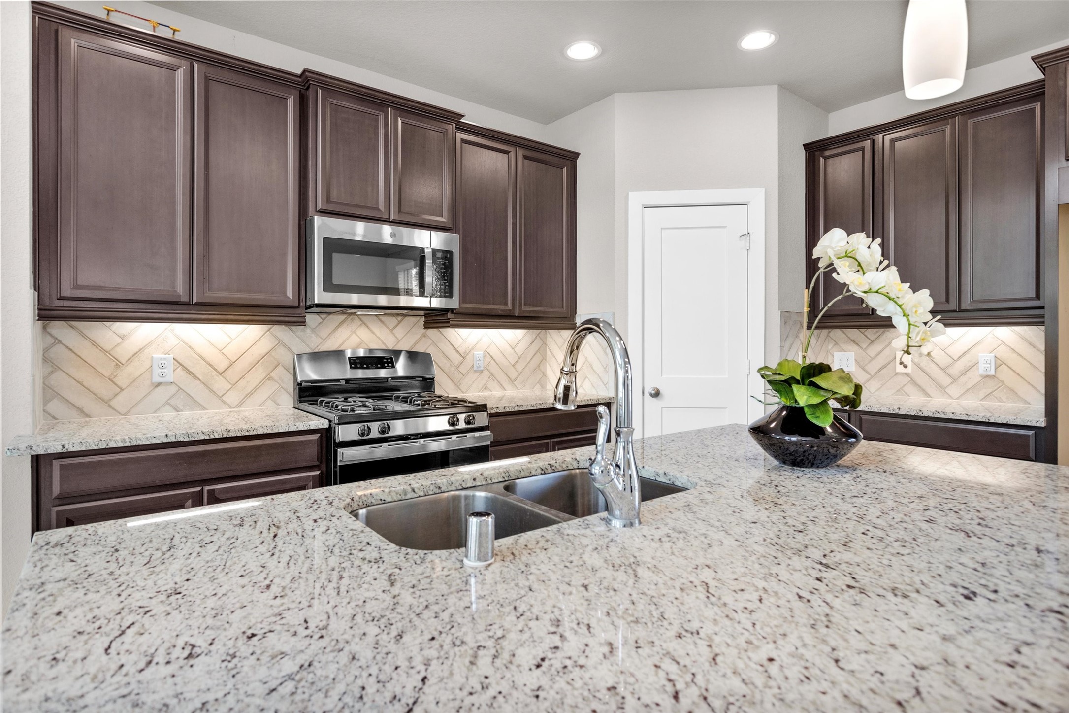 7809 Axis Ridge Drive Magnolia, TX 77354 - Photo 12 of 42