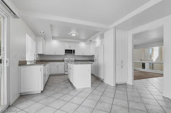 $2,950 | 8228 Fawn Brook Court, Las Vegas, NV 89149