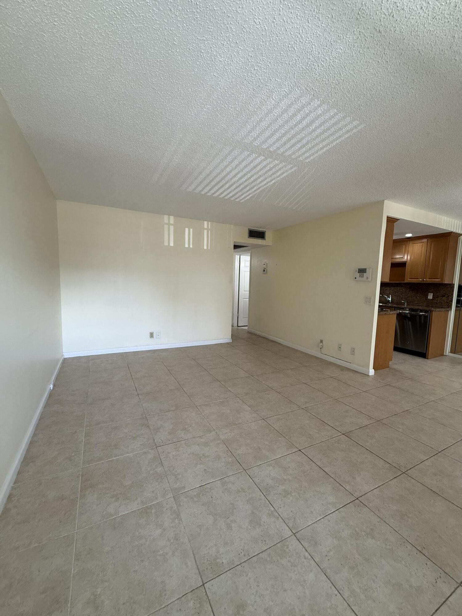 2071 Exeter Boca Raton, FL 33434 - Photo 9 of 22 2071 014