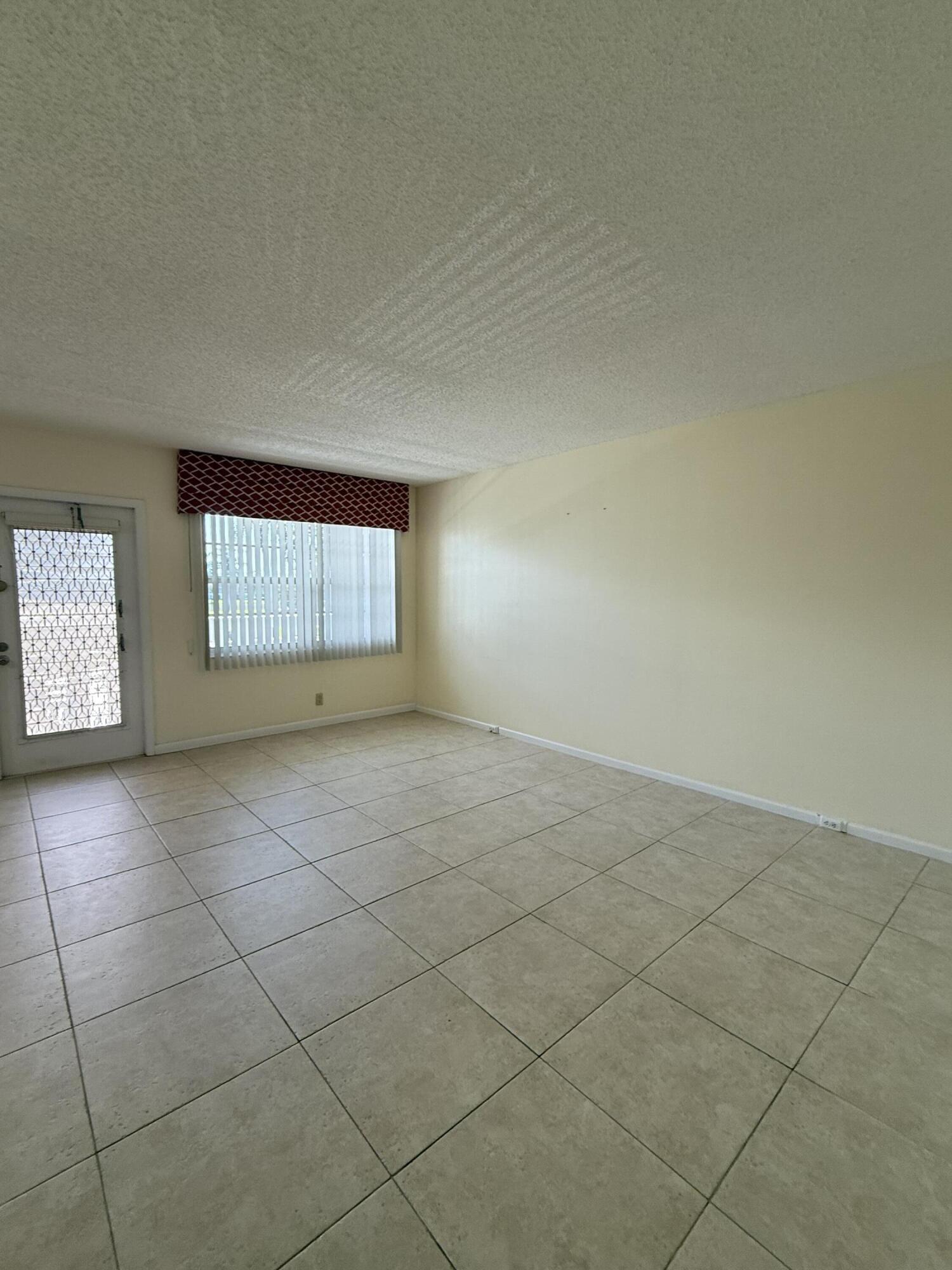 2071 Exeter Boca Raton, FL 33434 - Photo 10 of 22 2071 013
