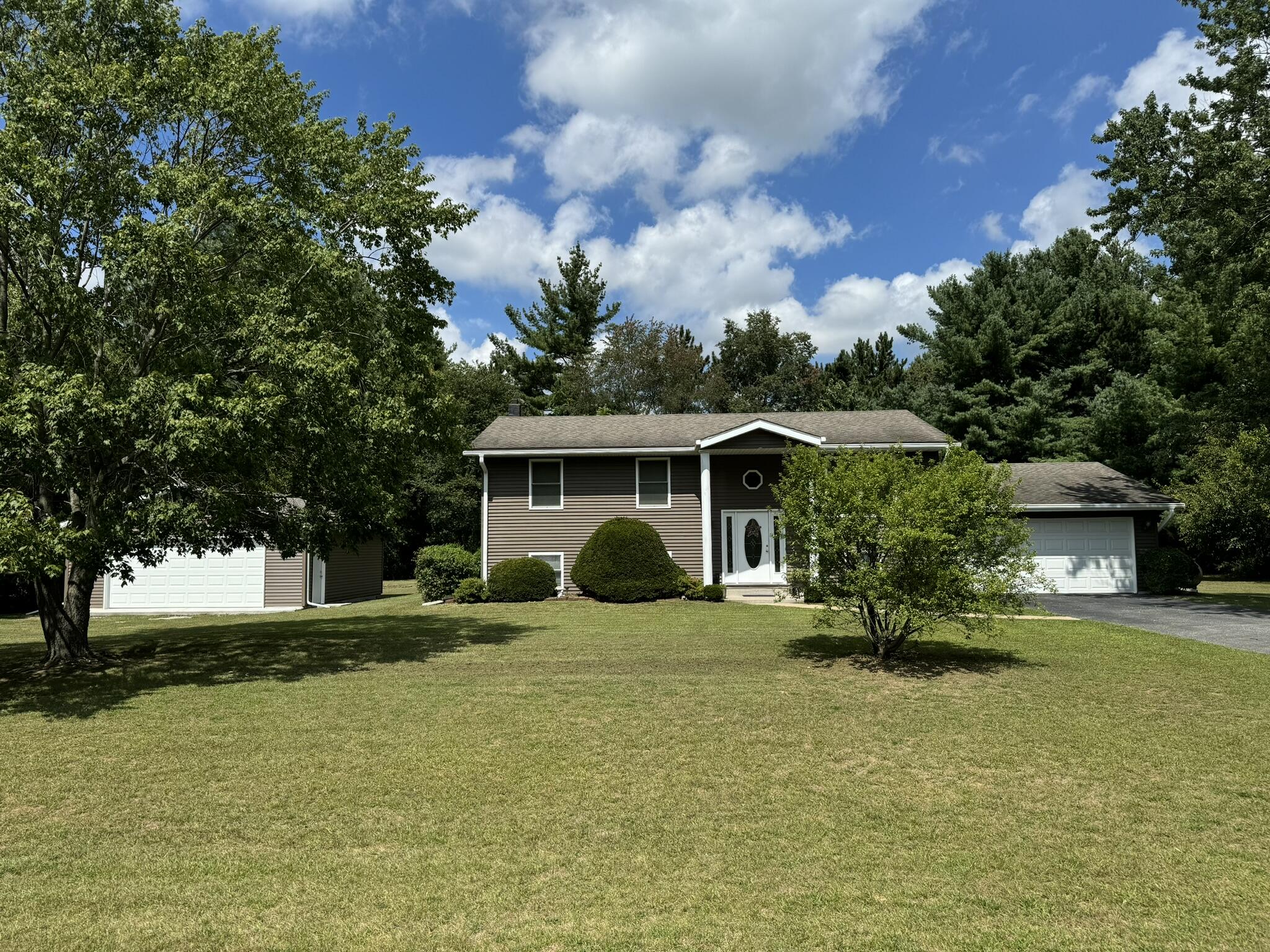 5430 East 1117 North Demotte, IN 46310 - Photo 1 of 55 2048x1536