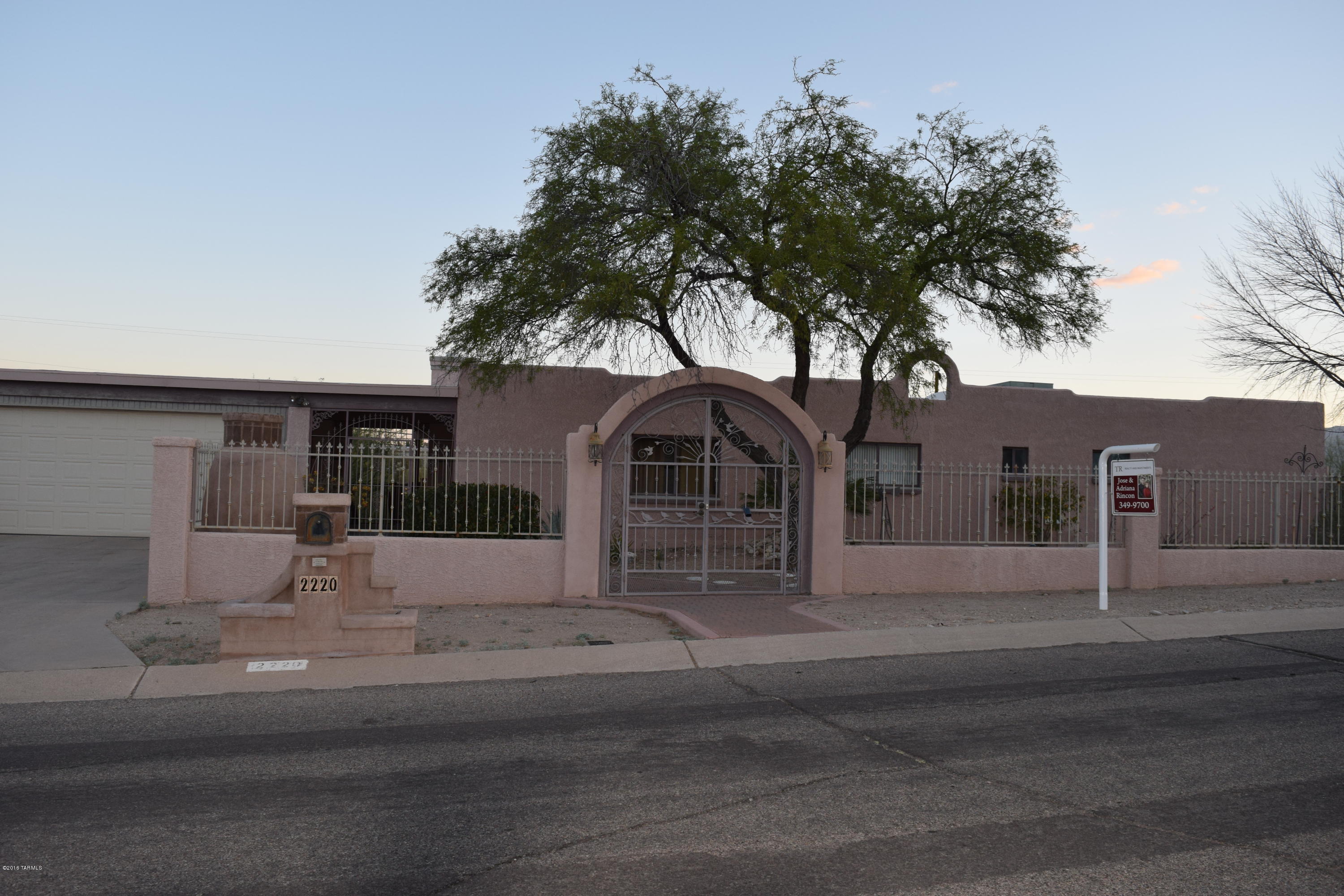 2220 West Rainbow Ridge Road Tucson, AZ 85745 - Photo 1 of 32