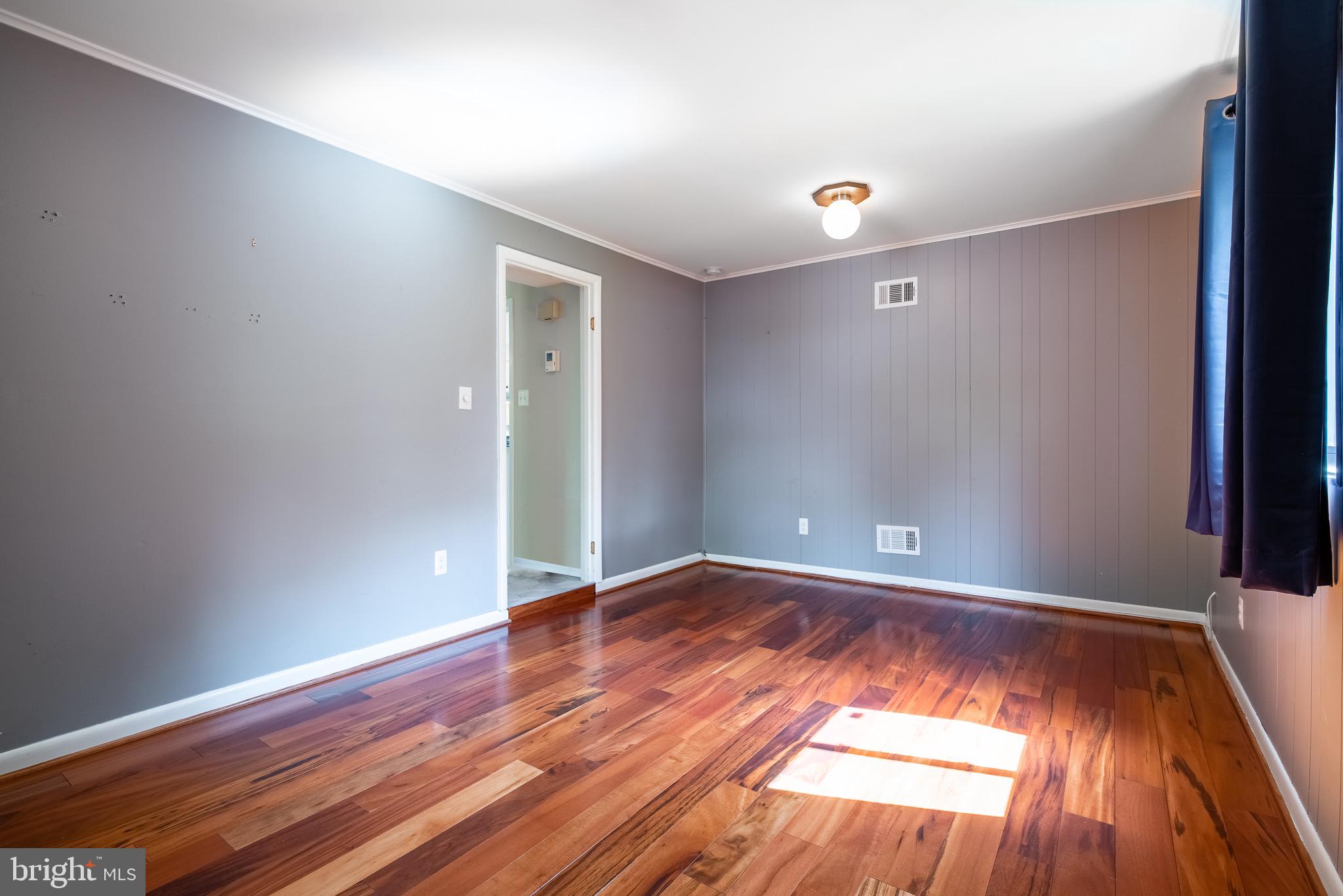 6356 11th Road North Arlington, VA 22205 - Photo 10 of 27 Den/play/bonus room on Main level