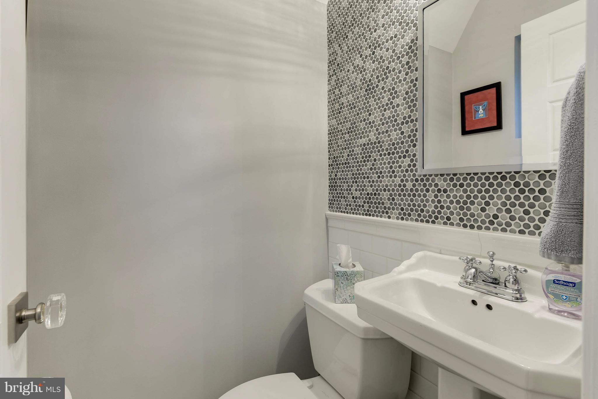 905 West Braddock Road Alexandria, VA 22302 - Photo 12 of 30 Powder Room off Entry