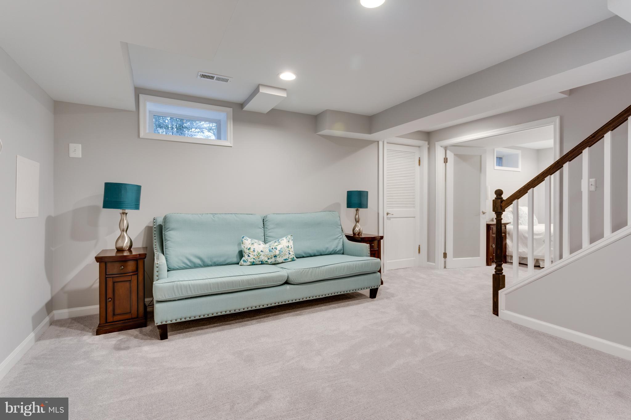 905 West Braddock Road Alexandria, VA 22302 - Photo 25 of 30 Family Room