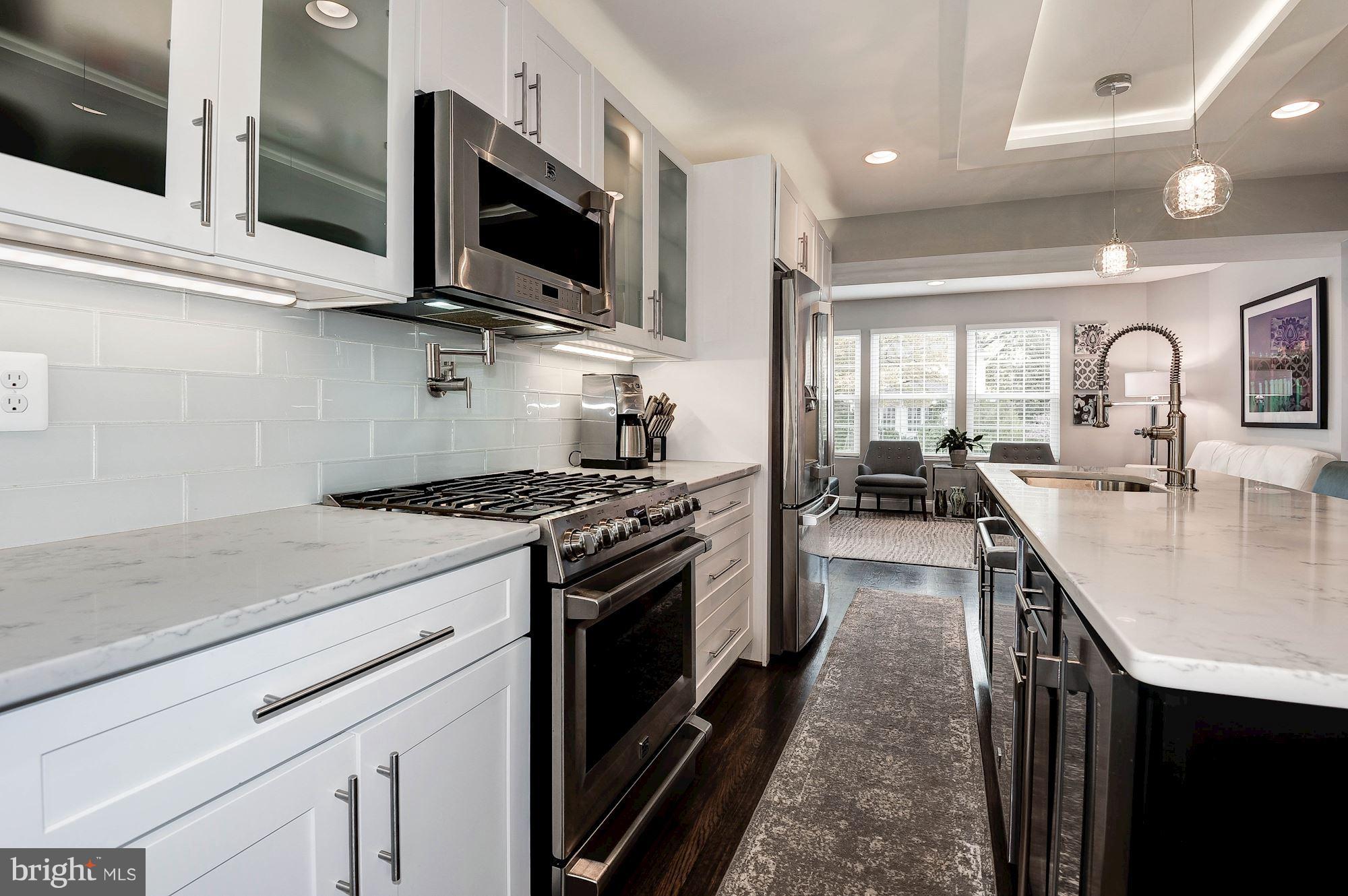 905 West Braddock Road Alexandria, VA 22302 - Photo 3 of 30 Perfect for Entertaining!
