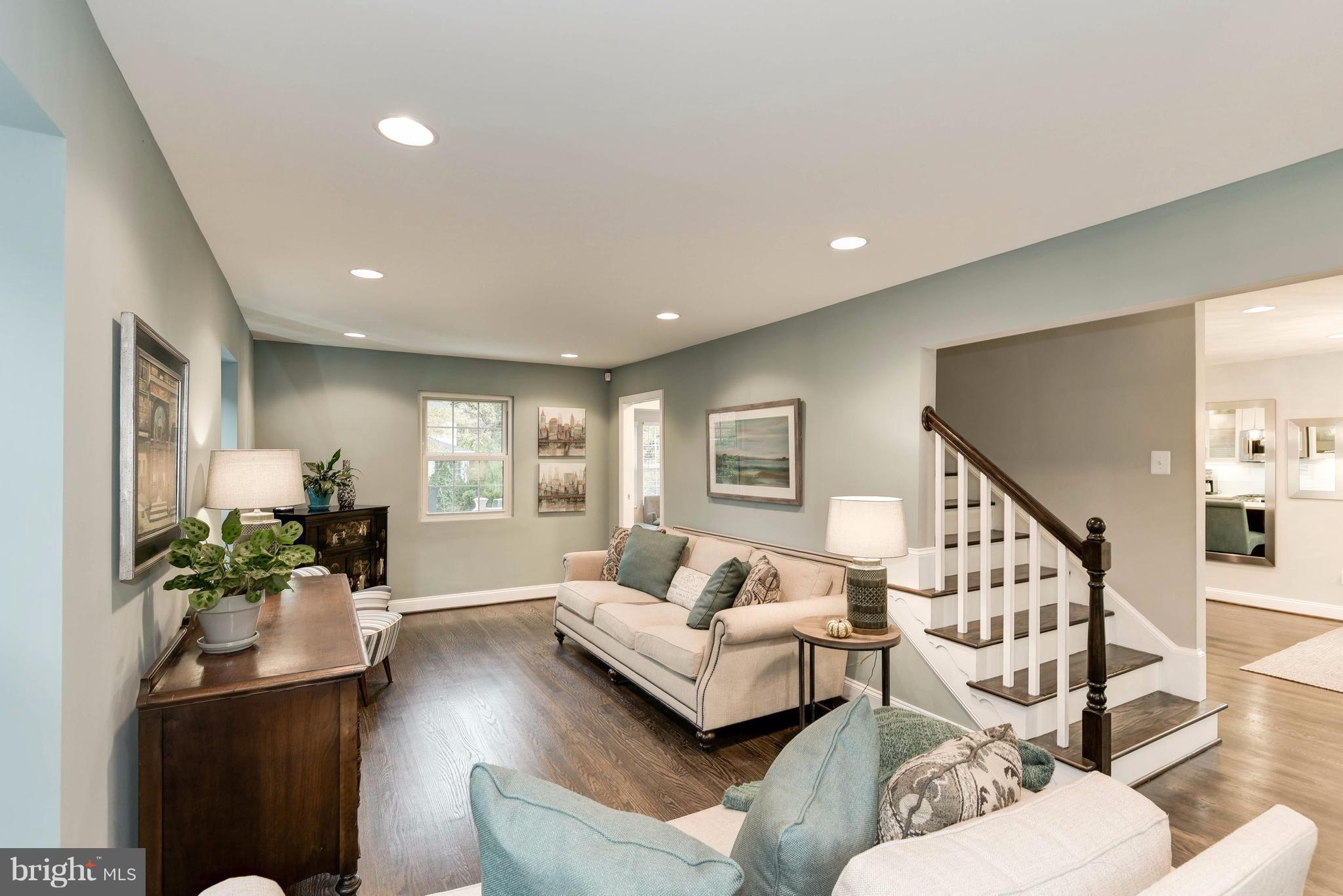 905 West Braddock Road Alexandria, VA 22302 - Photo 8 of 30 Beautiful Wood Floors