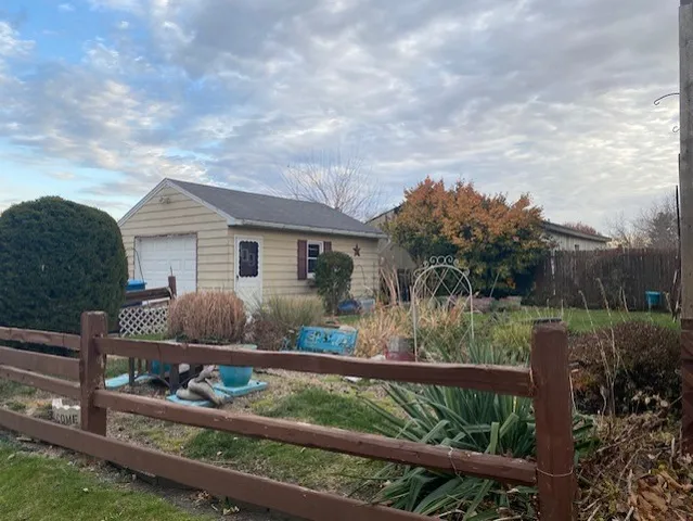a view of house and outdoor space