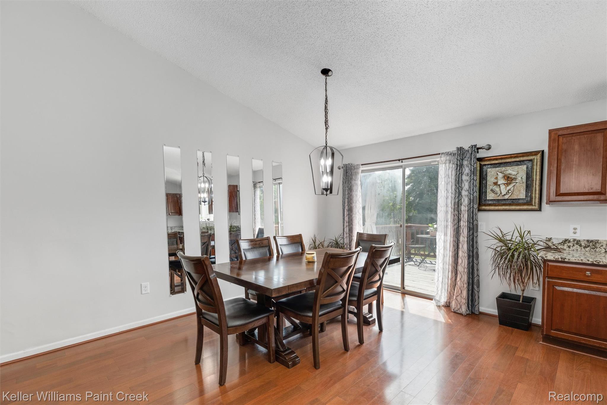 3201 Lynhurst Court Rochester, MI 48306 - Photo 9 of 49 21-3201 Lynhurst Ct 0012.jpg